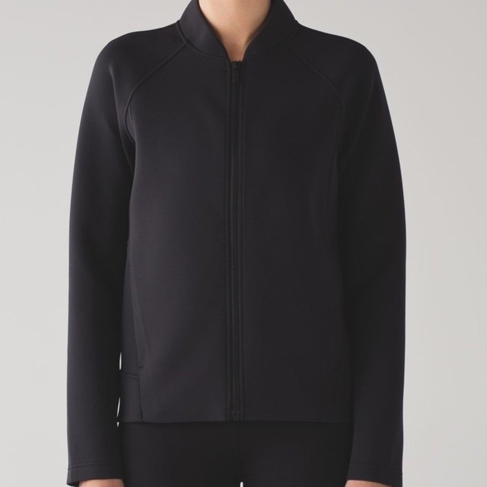 Lululemon Embrace The Space Jacket Black Size 6 Zip Front Light Front Sporty
